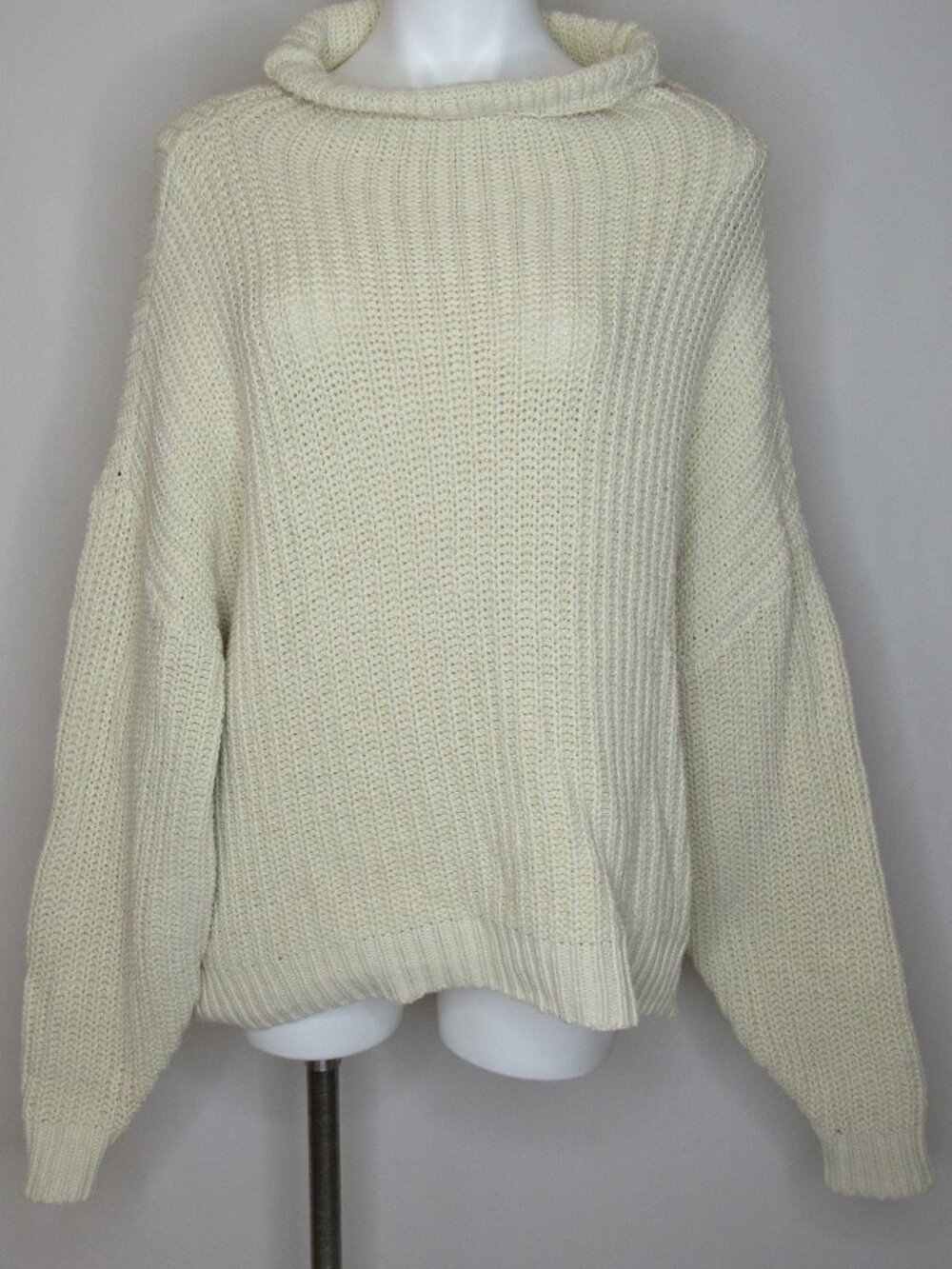 Free People Cream Oversize Chunky Kniet Dropped Shoulder Sweater XS XSmall